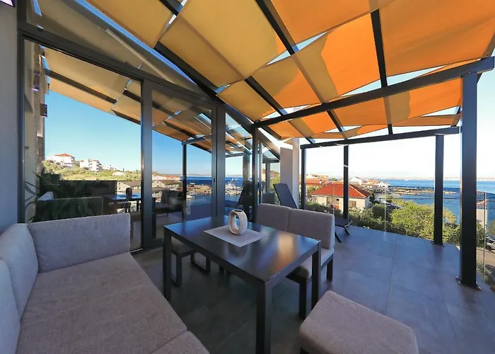 Legacy, By The Beach, Vila Kali