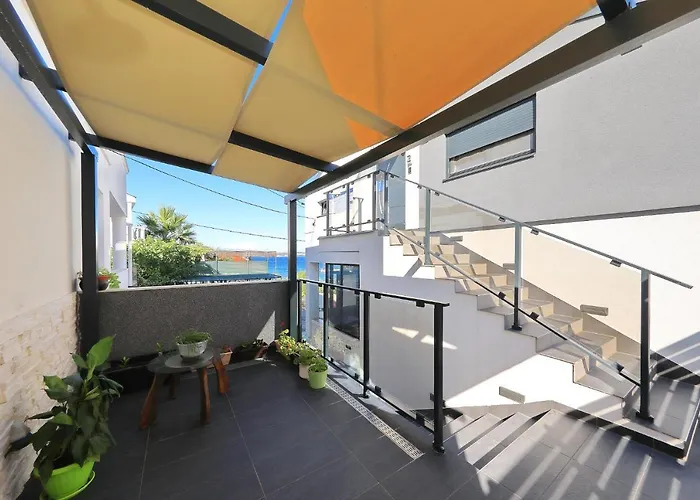 Vila Legacy, By The Beach, Kali