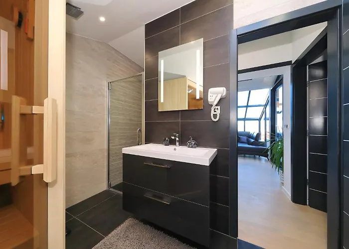 Vila Legacy, By The Beach, Kali