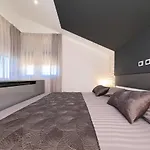 Legacy, By The Beach, كالي