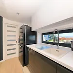 Legacy, By The Beach, كالي