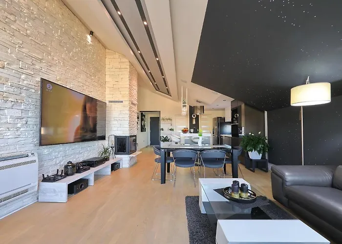 Legacy, By The Beach, Kali