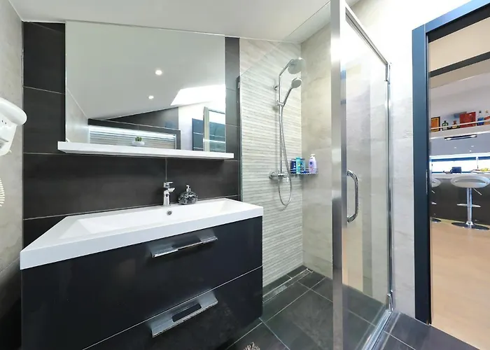 Villa Legacy, By The Beach, Kali