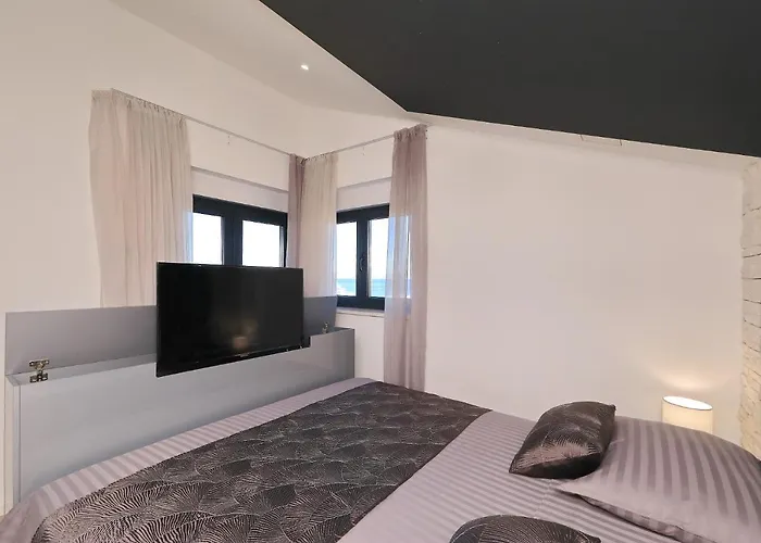 Legacy, By The Beach, * Kali